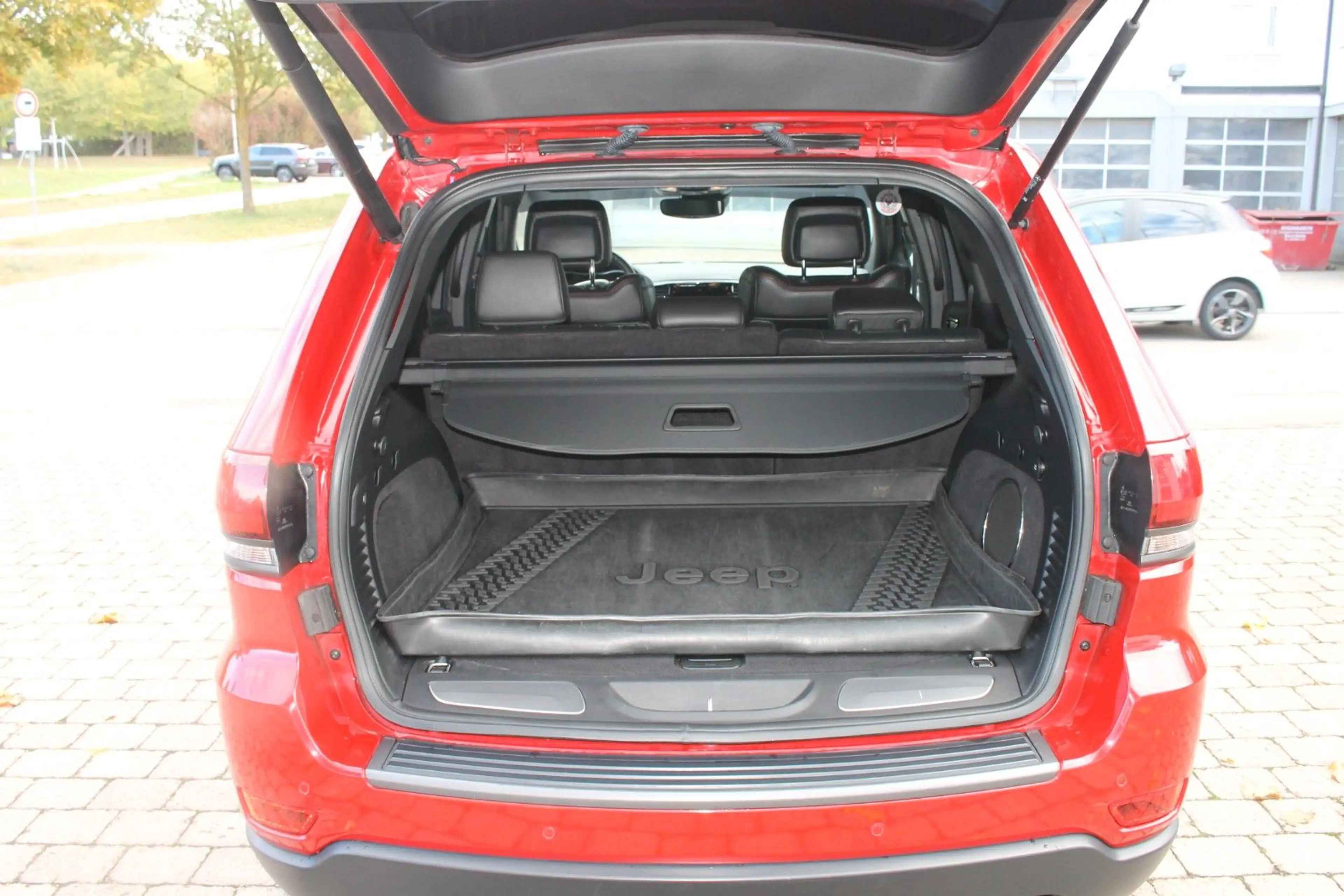 Jeep Grand Cherokee 3.0 CRD Trailhawk Luftfahrwerk — photo 7