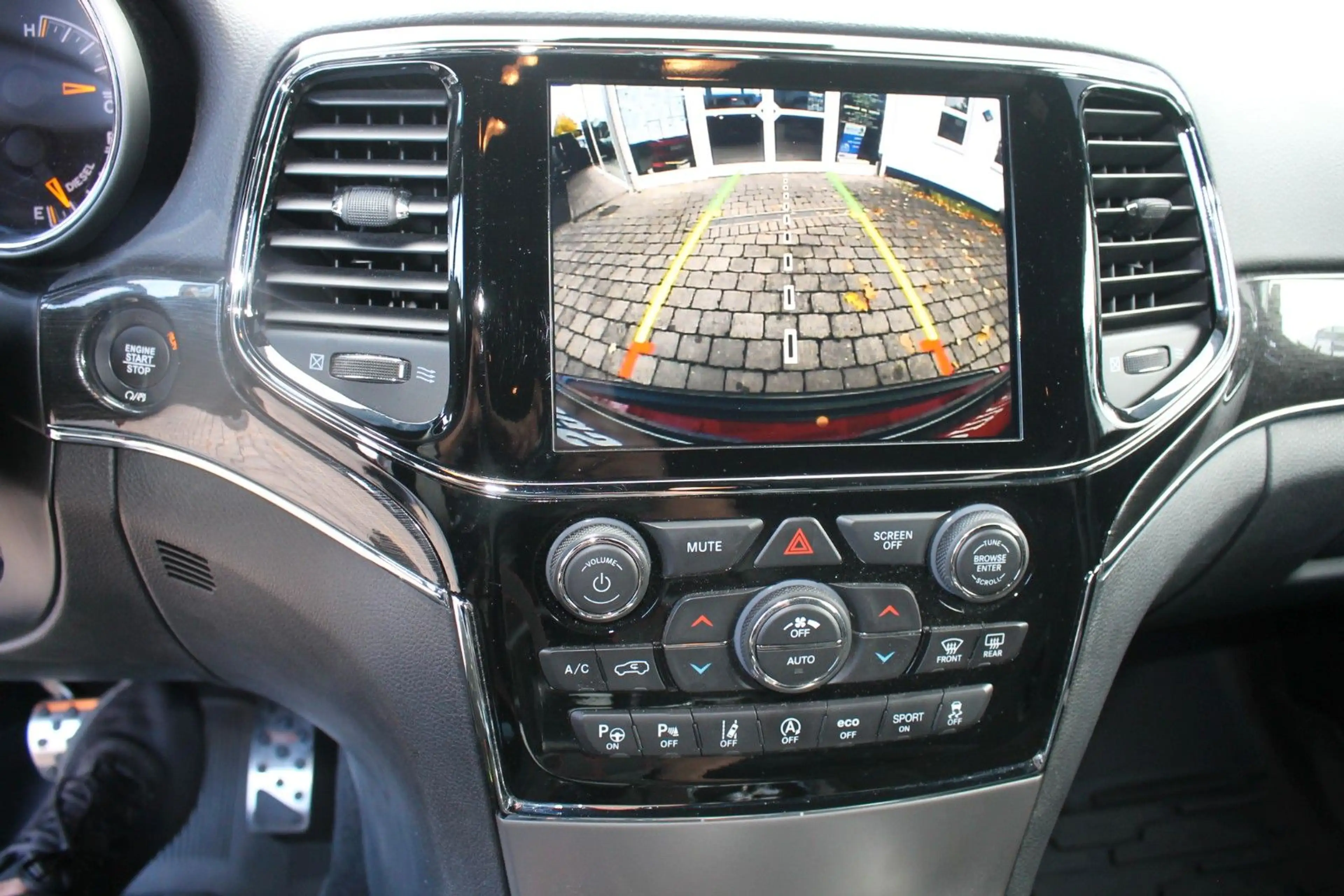 Jeep Grand Cherokee 3.0 CRD Trailhawk Luftfahrwerk — photo 12