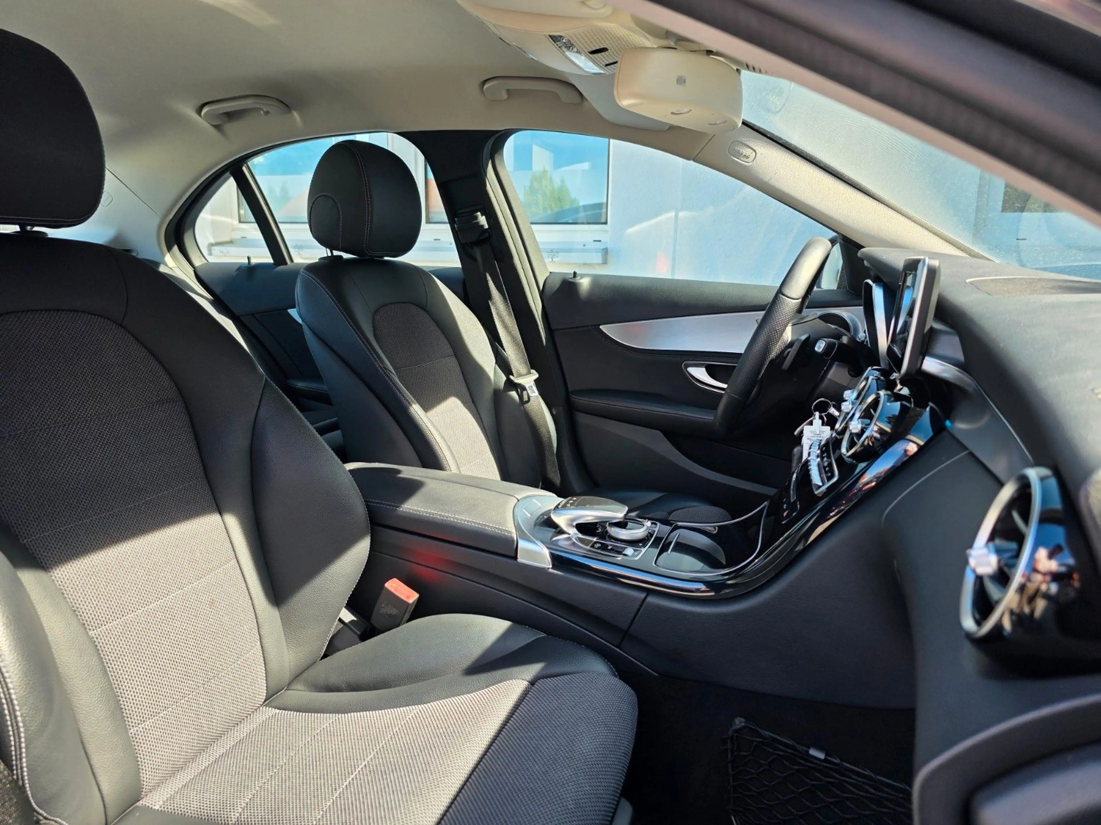 Mercedes-Benz C 220 C Limousine *Ambiente*SHZ*Klimaautomatik — photo 29