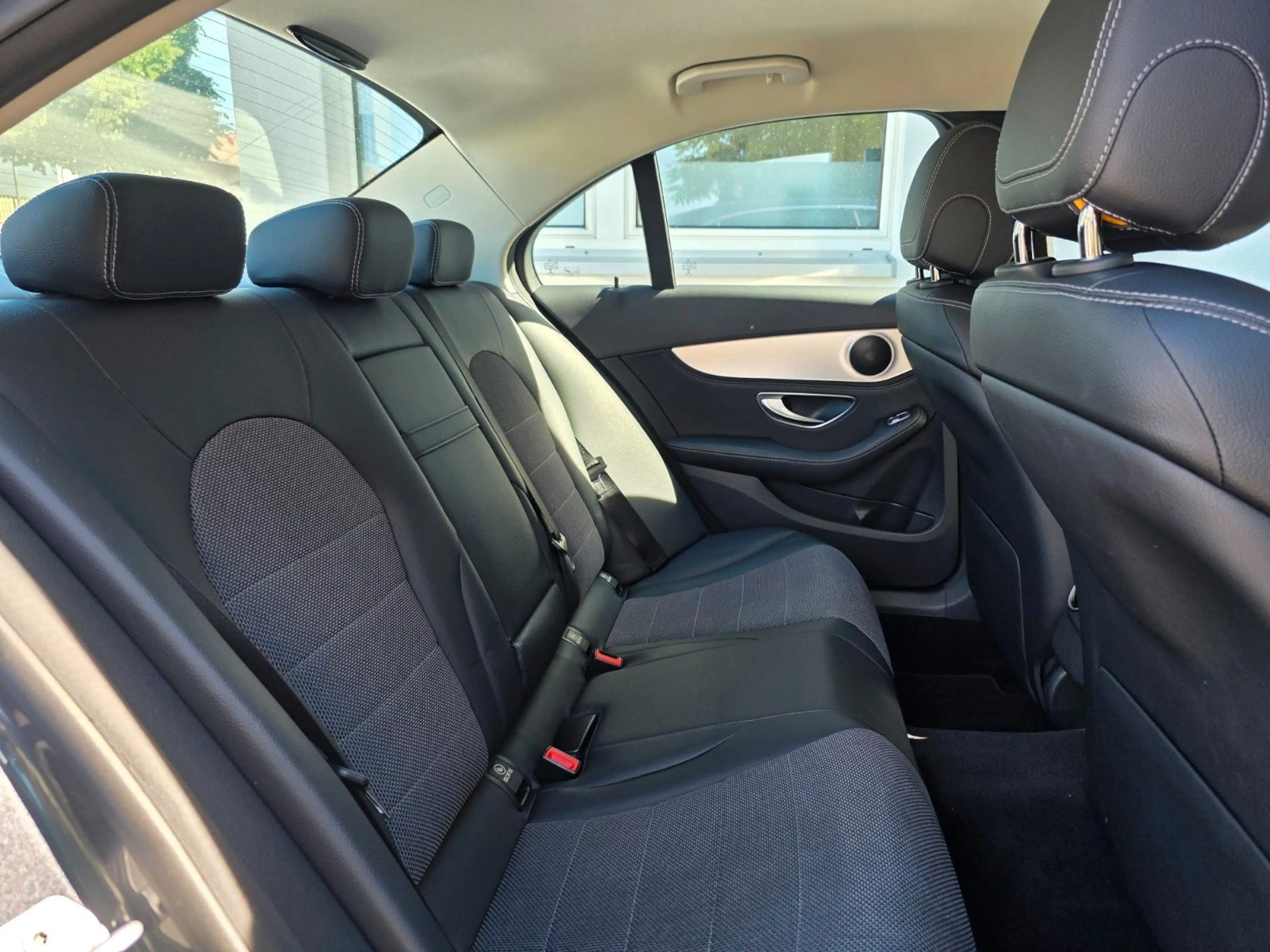 Mercedes-Benz C 220 C Limousine *Ambiente*SHZ*Klimaautomatik — photo 32