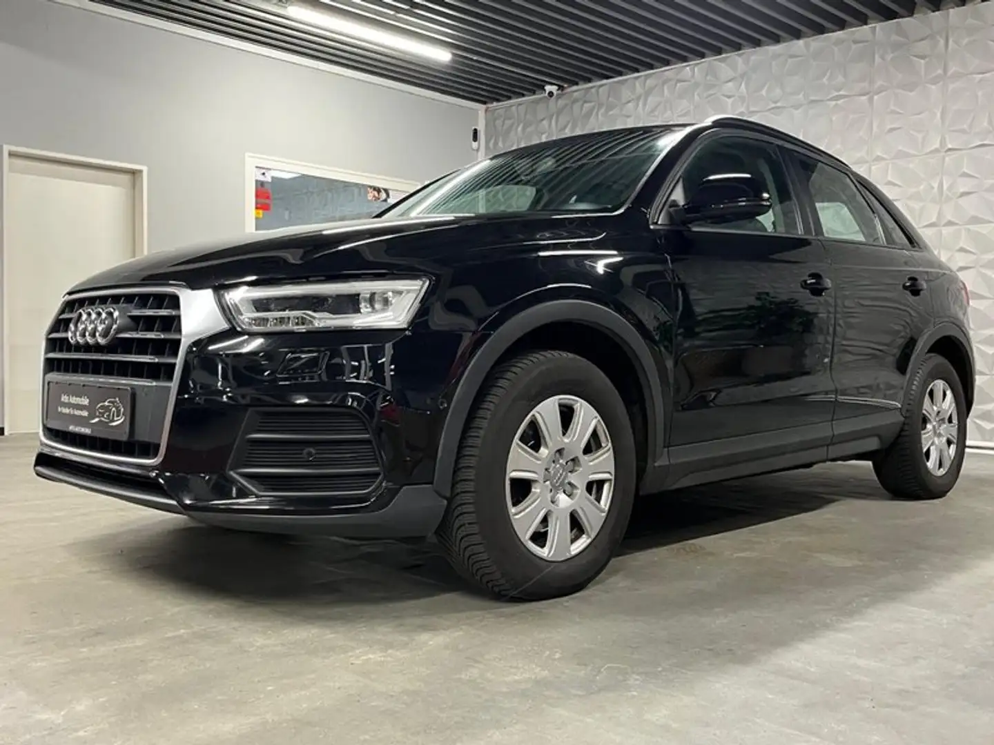 Audi Q3 Q3 SITZHEIZUNG*KLIMA*ANHÄNGERKUPPLUNG* Schwarz - 2