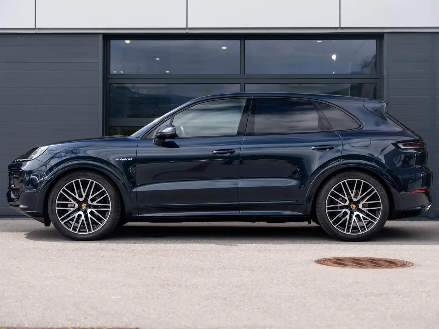 Porsche Cayenne E-Hybrid Blau - 2