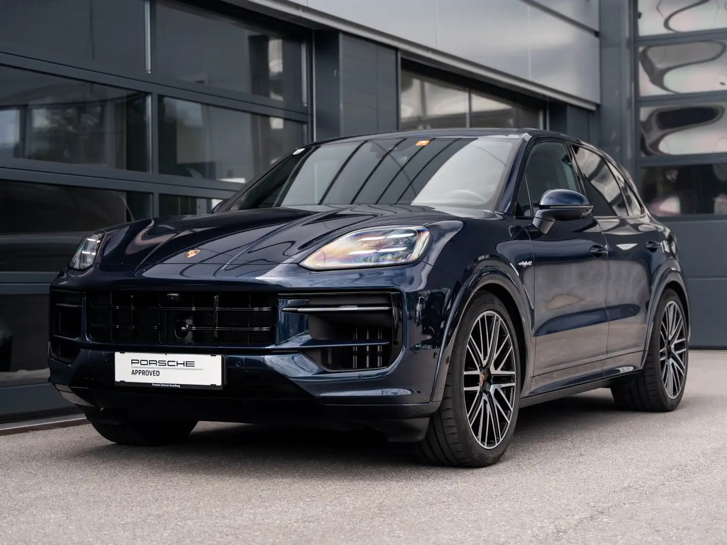 Porsche Cayenne E-Hybrid Blau - 1