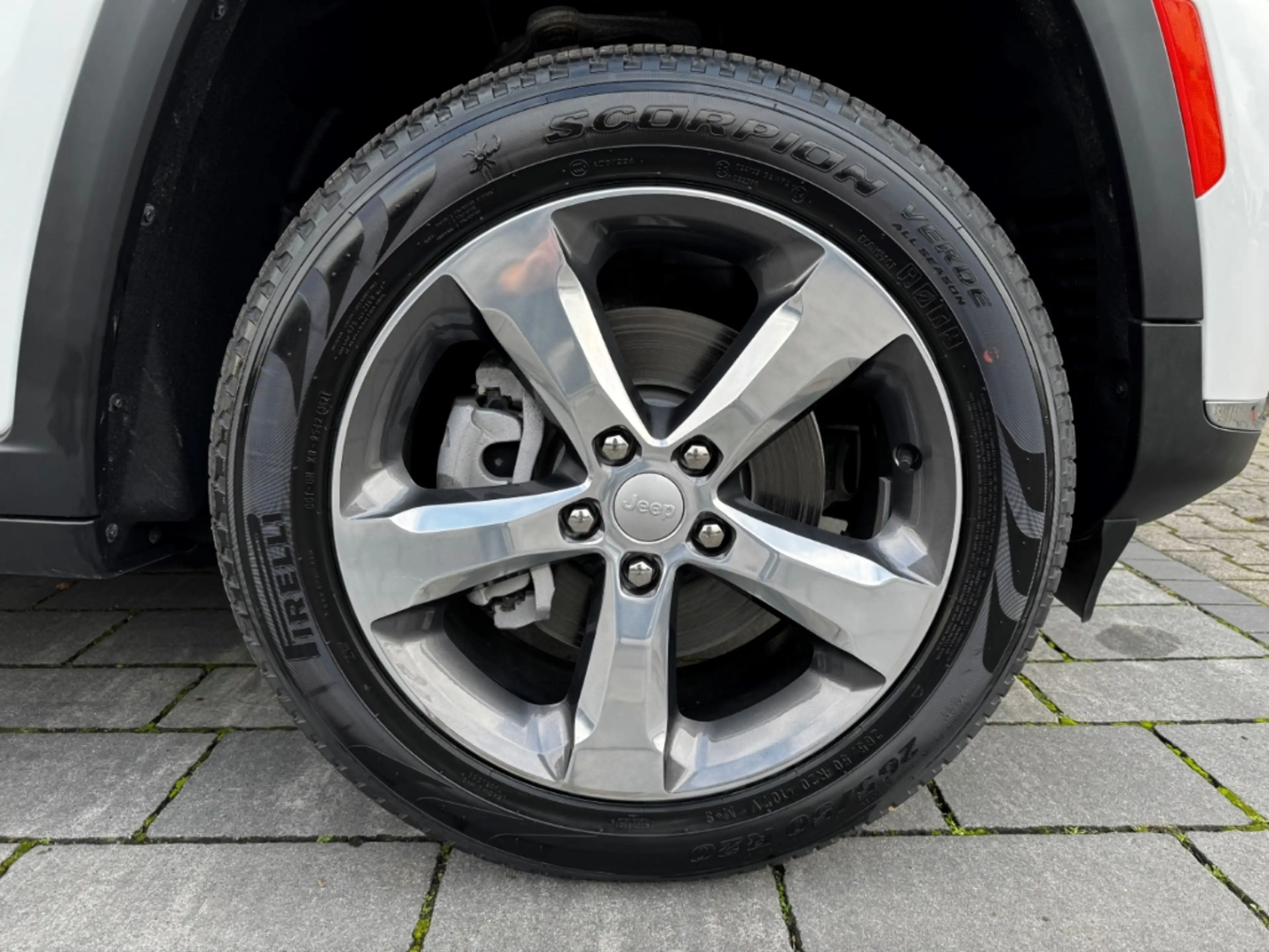 Jeep Grand Cherokee Lang Limited 7 Sitze Leder 3.6 El. Panodach Navi D — photo 9