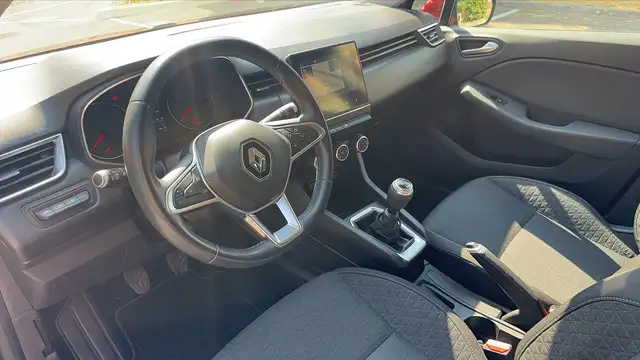 Renault Clio view 8