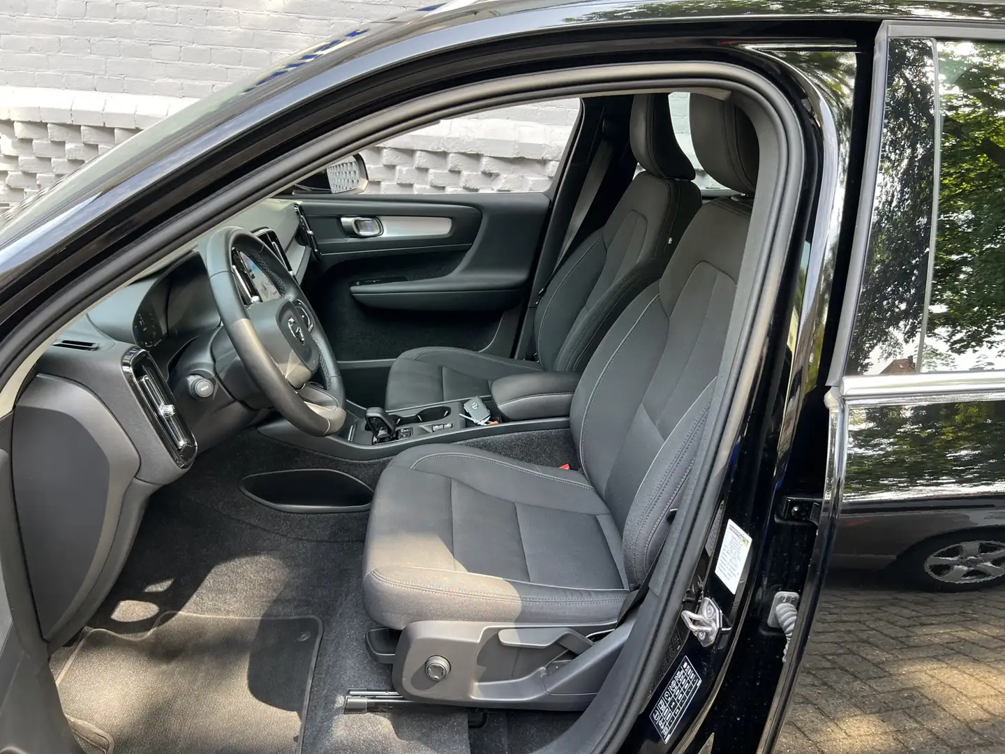 Volvo XC40 1.5 T5 Recharge Inscription Expression Navigatie C Noir - 2