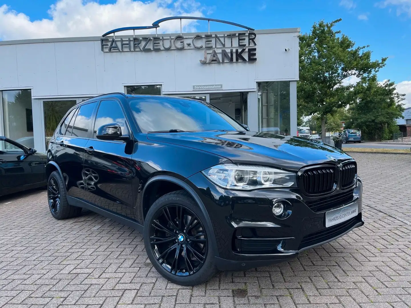 BMW X5 xDrive 30 d Individual  +M-Lenkrad/AHK/360Kam Zwart - 1
