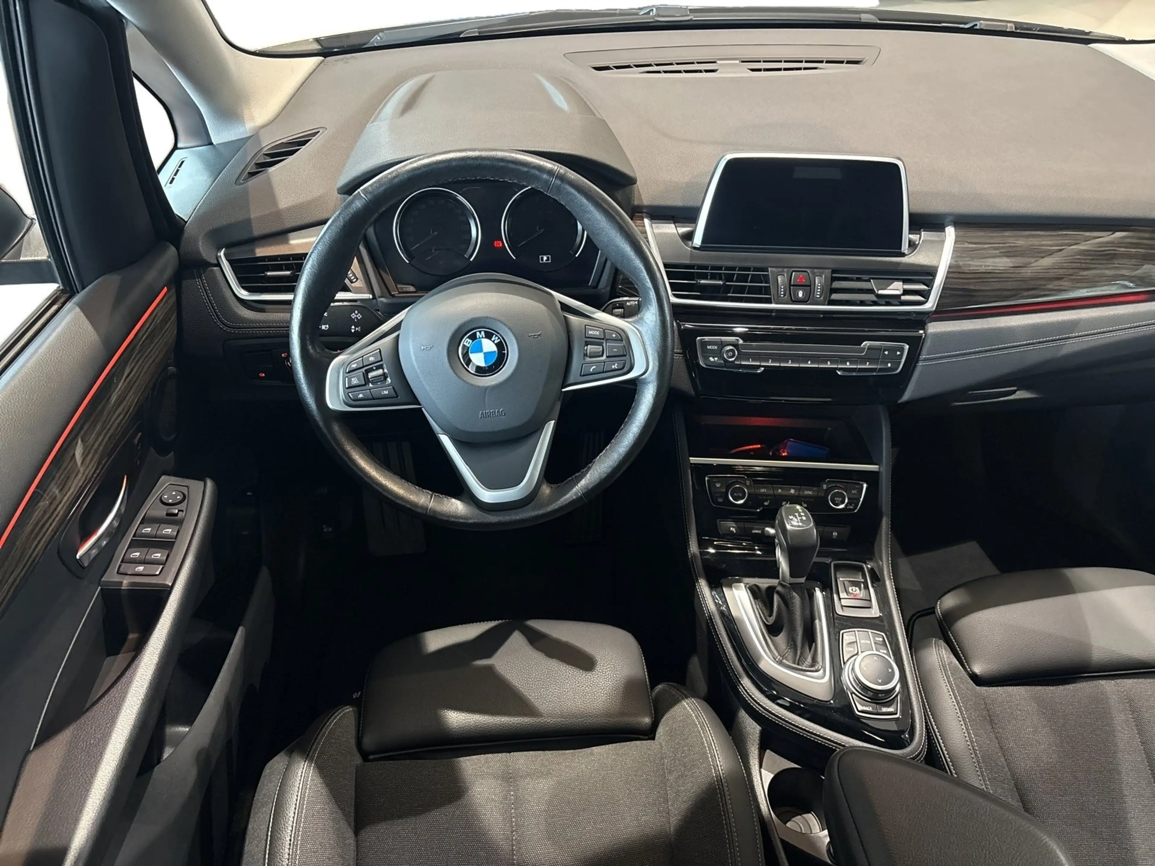 BMW 225 xe iPerformance Active Tour Sport Line — photo 13