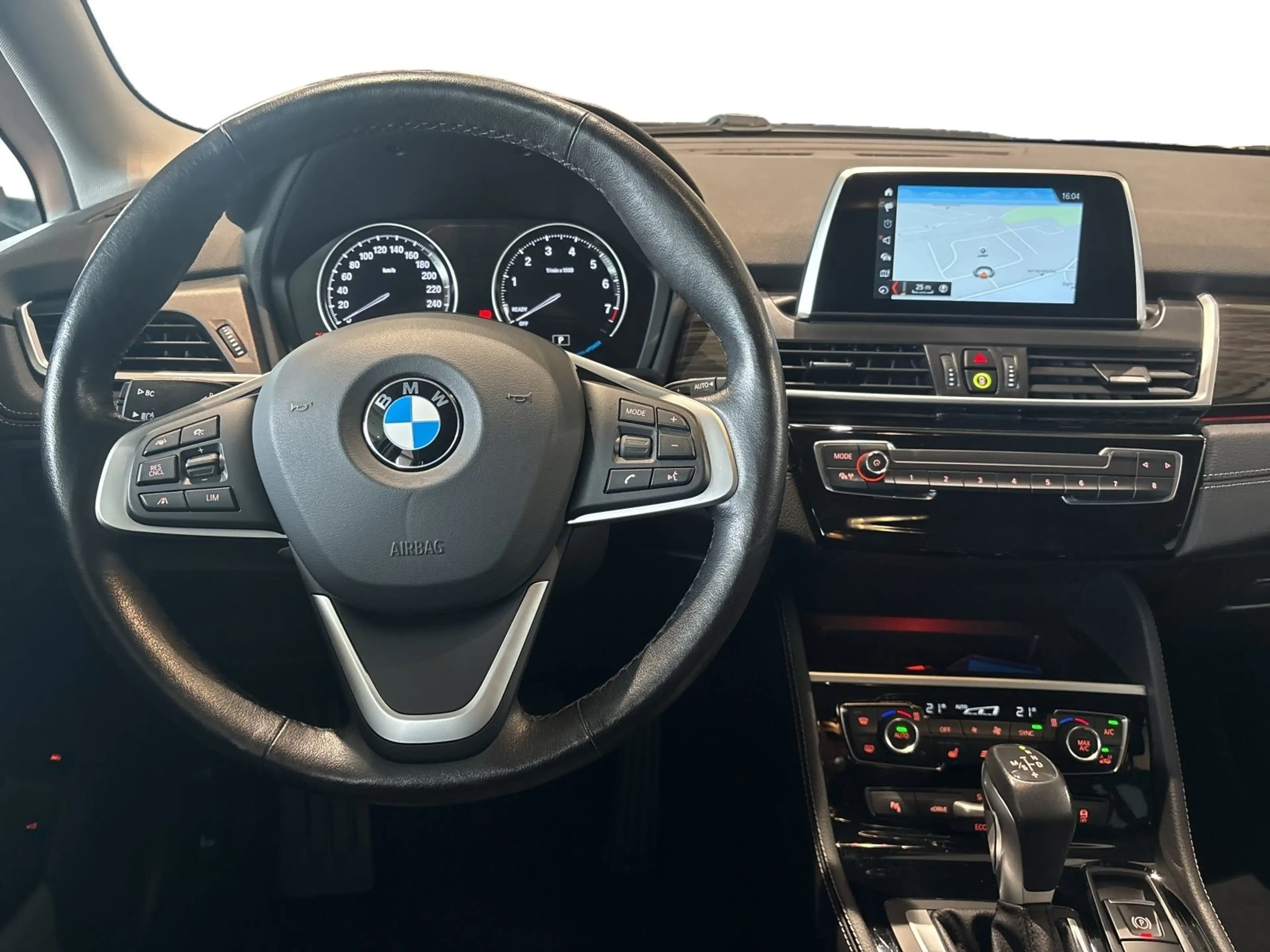 BMW 225 xe iPerformance Active Tour Sport Line — photo 14