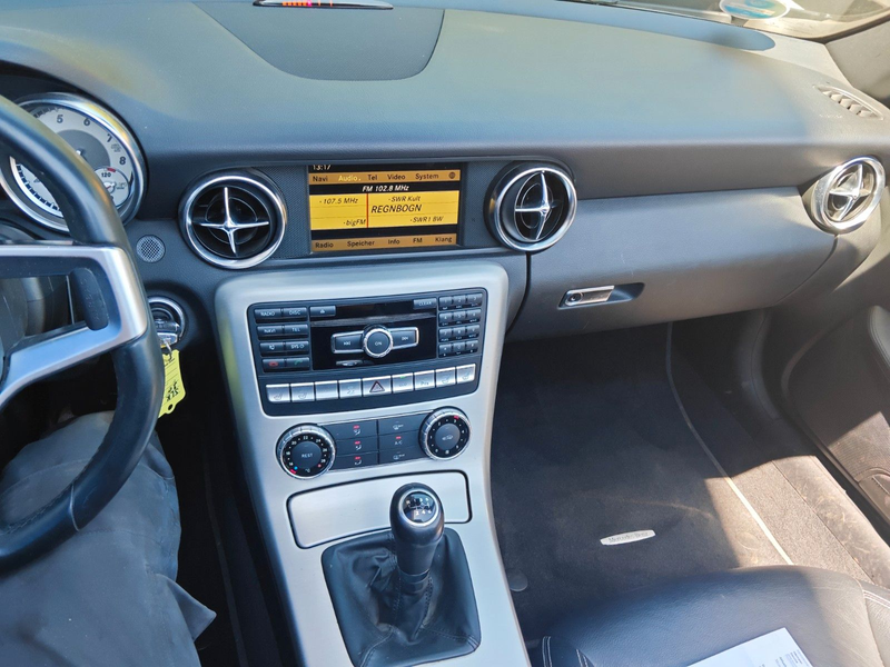 Mercedes-Benz SLK 200 Roadster BlueEfficiency — photo 12
