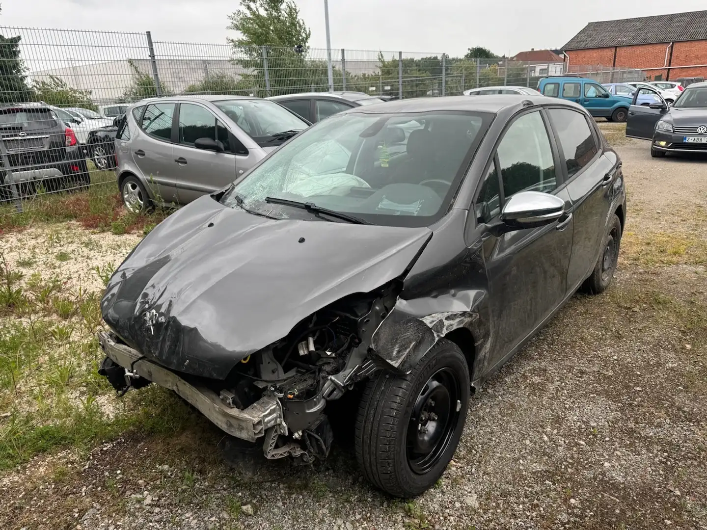 Peugeot 208 1.2i Benzine ** Ongeval wagen ** Grigio - 1