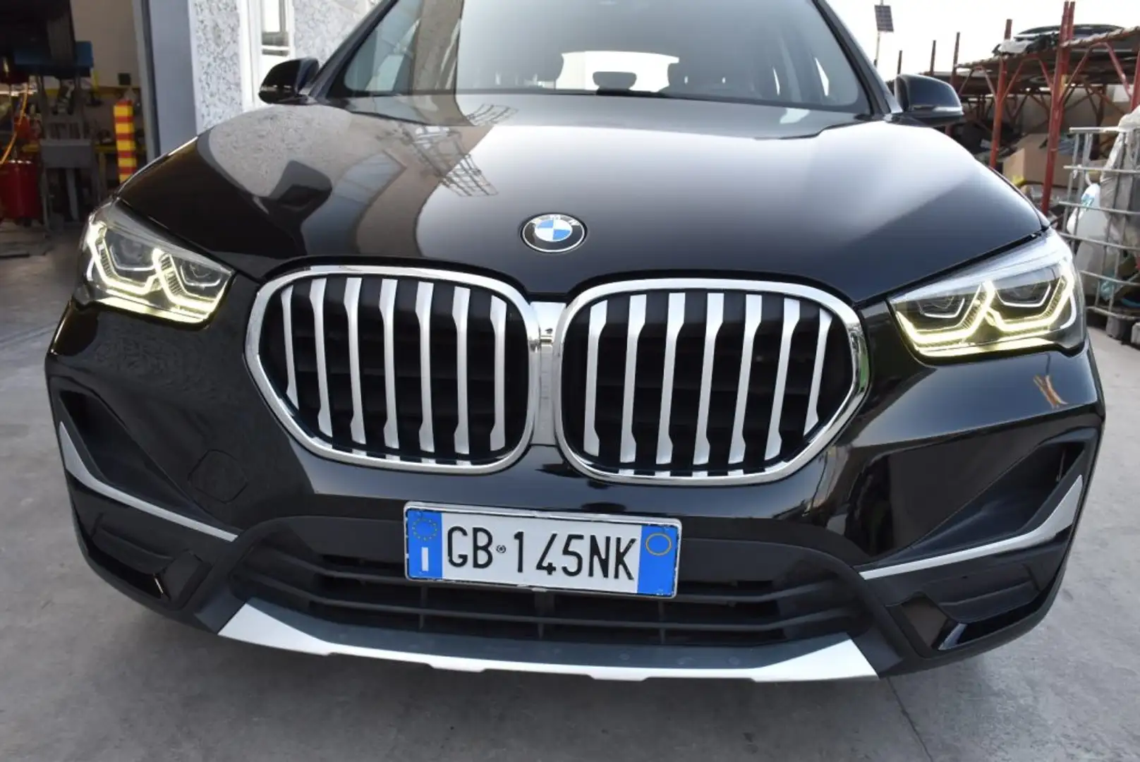 BMW X1 sDrive18d xLine Nero - 2