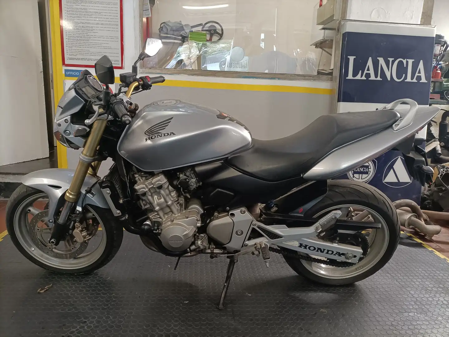 Honda Hornet Modello 2006 Argent - 1