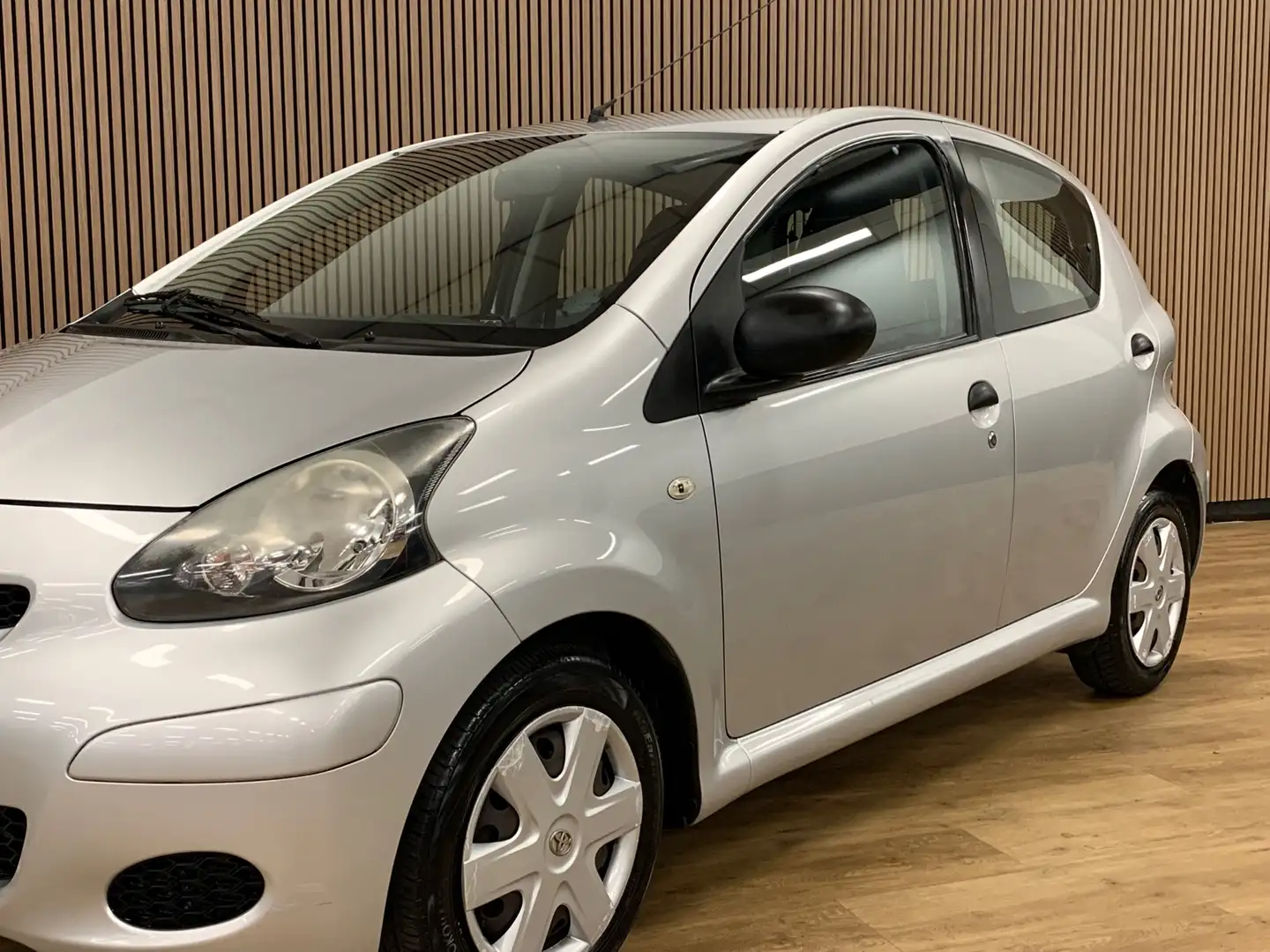 Toyota Aygo 1.0-12V Now|Airco|5 Deurs| Gris - 2