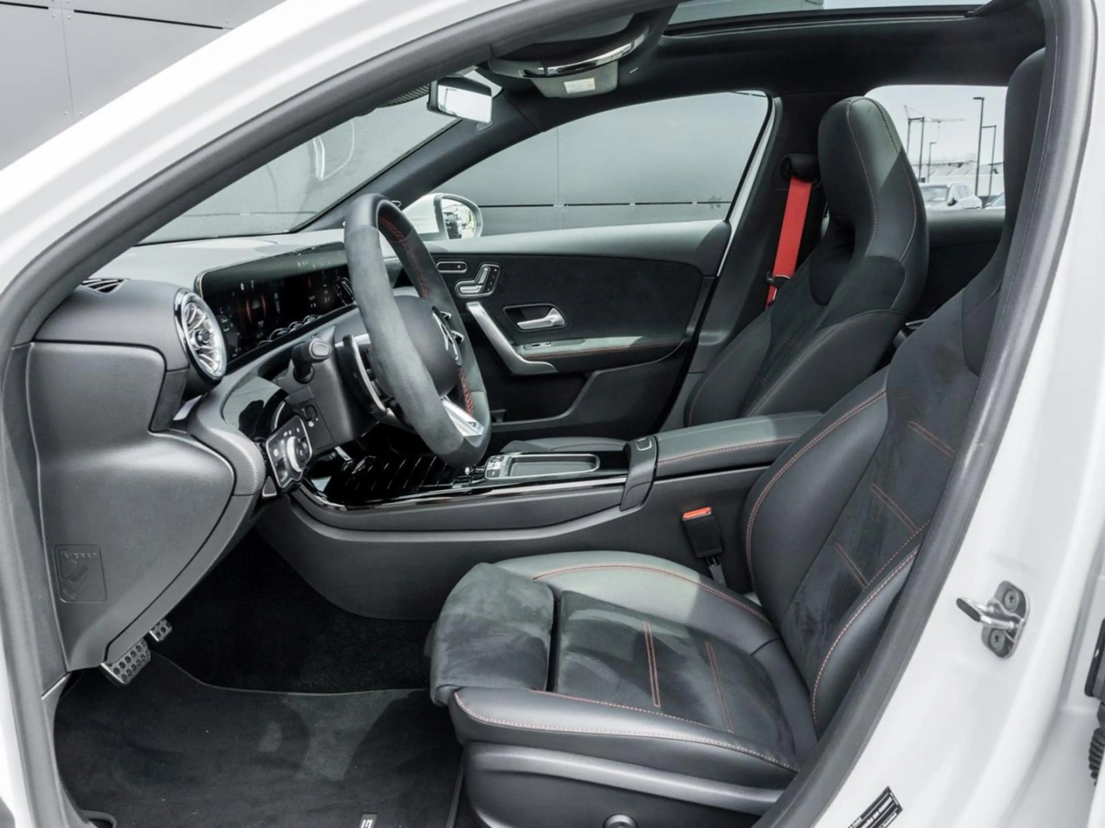 Mercedes-Benz A 45 AMG A 45 S 4M+ Panorama Burmester HeadUp Memory 360° — photo 7