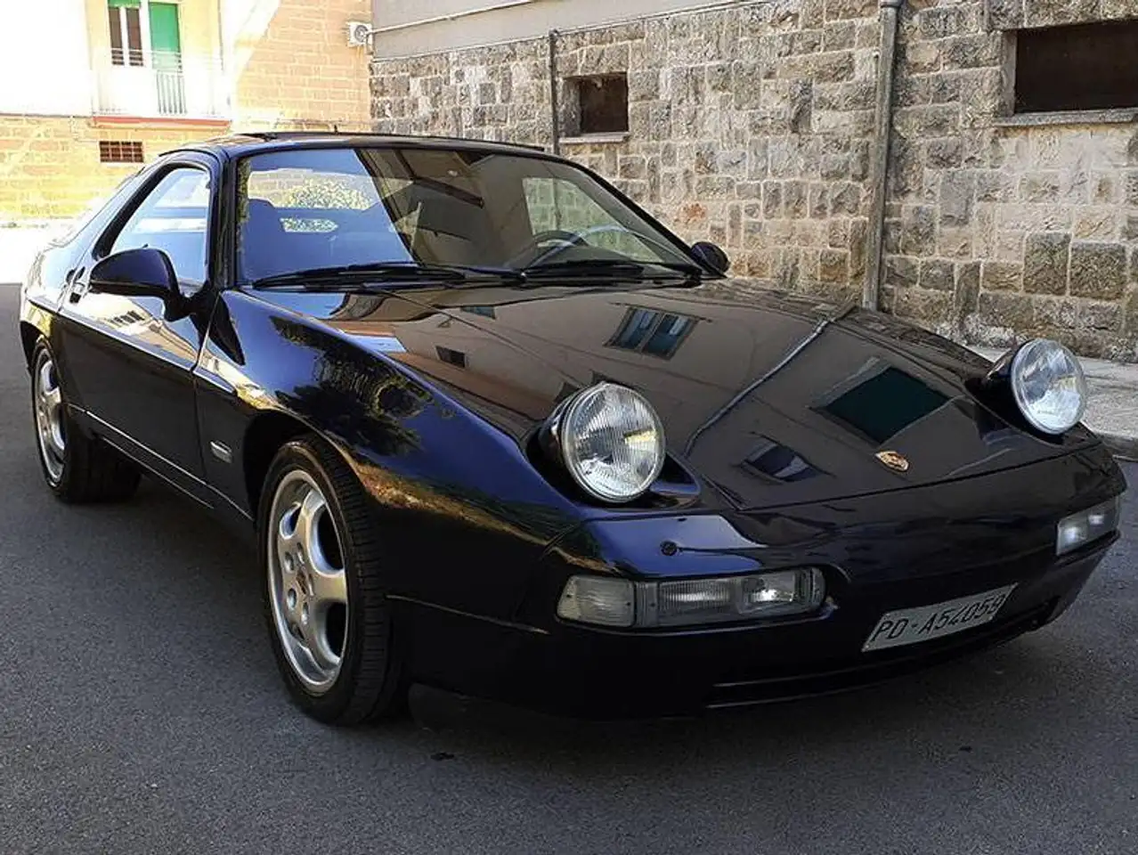Porsche 928 5.0 GT, foto 2