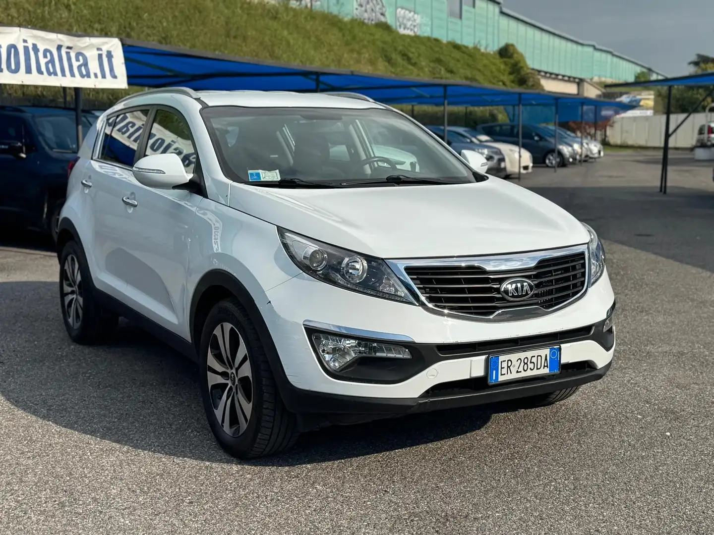 Kia Sportage 1.7 crdi Active 2wd Weiß - 2