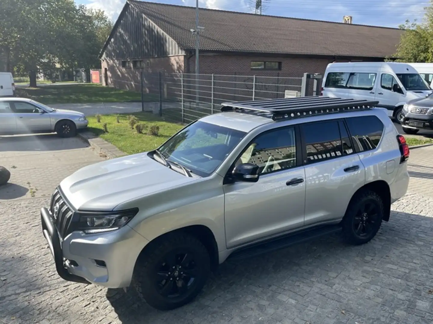 Toyota Land Cruiser 150 2.8D-4D Automatik Webasto*Leder Argintiu - 2