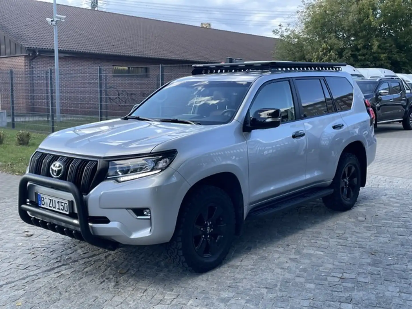 Toyota Land Cruiser 150 2.8D-4D Automatik Webasto*Leder Silber - 1