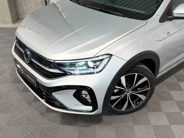 Volkswagen Taigo view 3