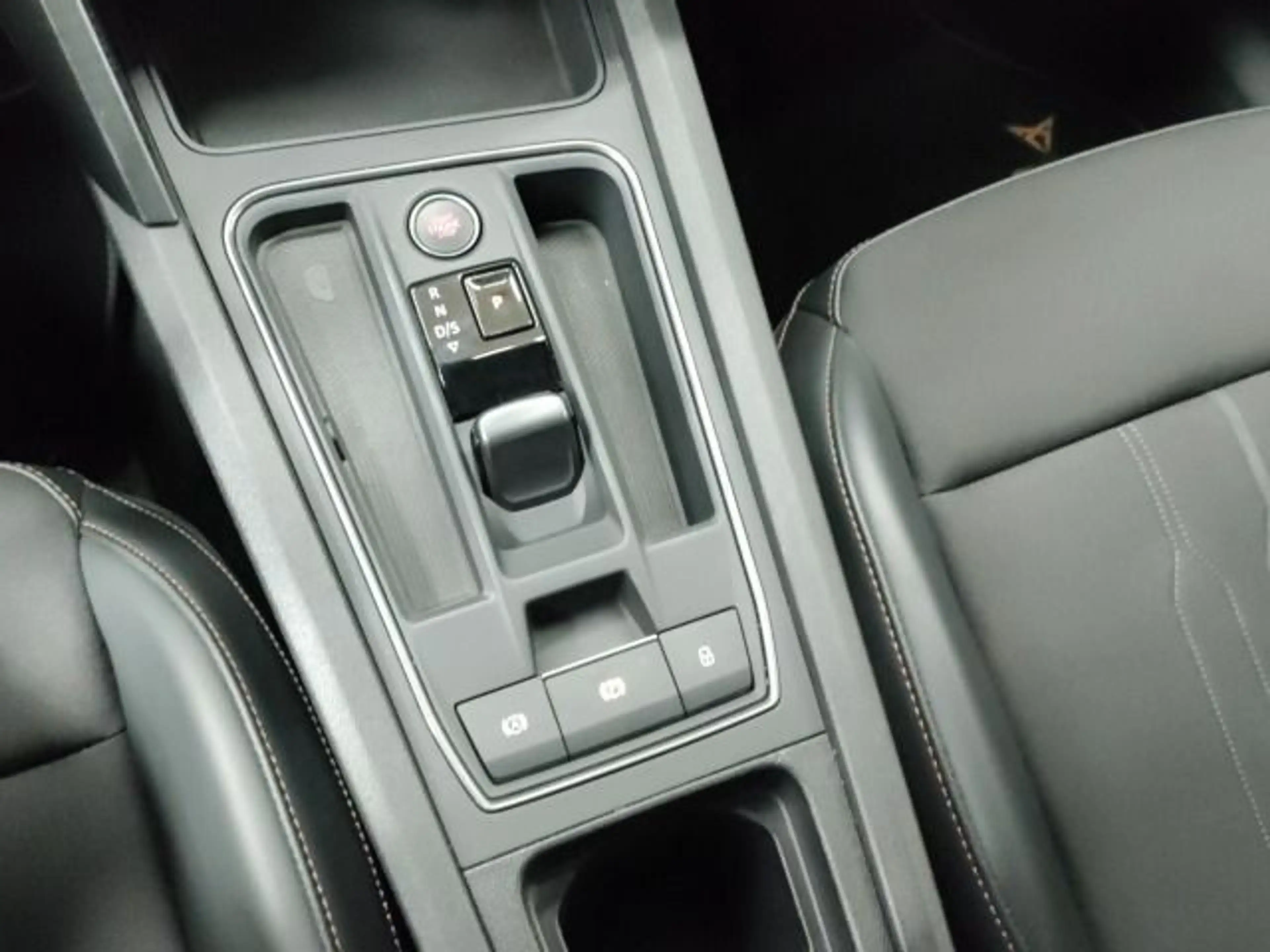 CUPRA Leon 2.0 TSI DSG KAMERA FULL-LINK PDC+ — photo 11