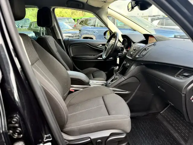 Opel Zafira view 7
