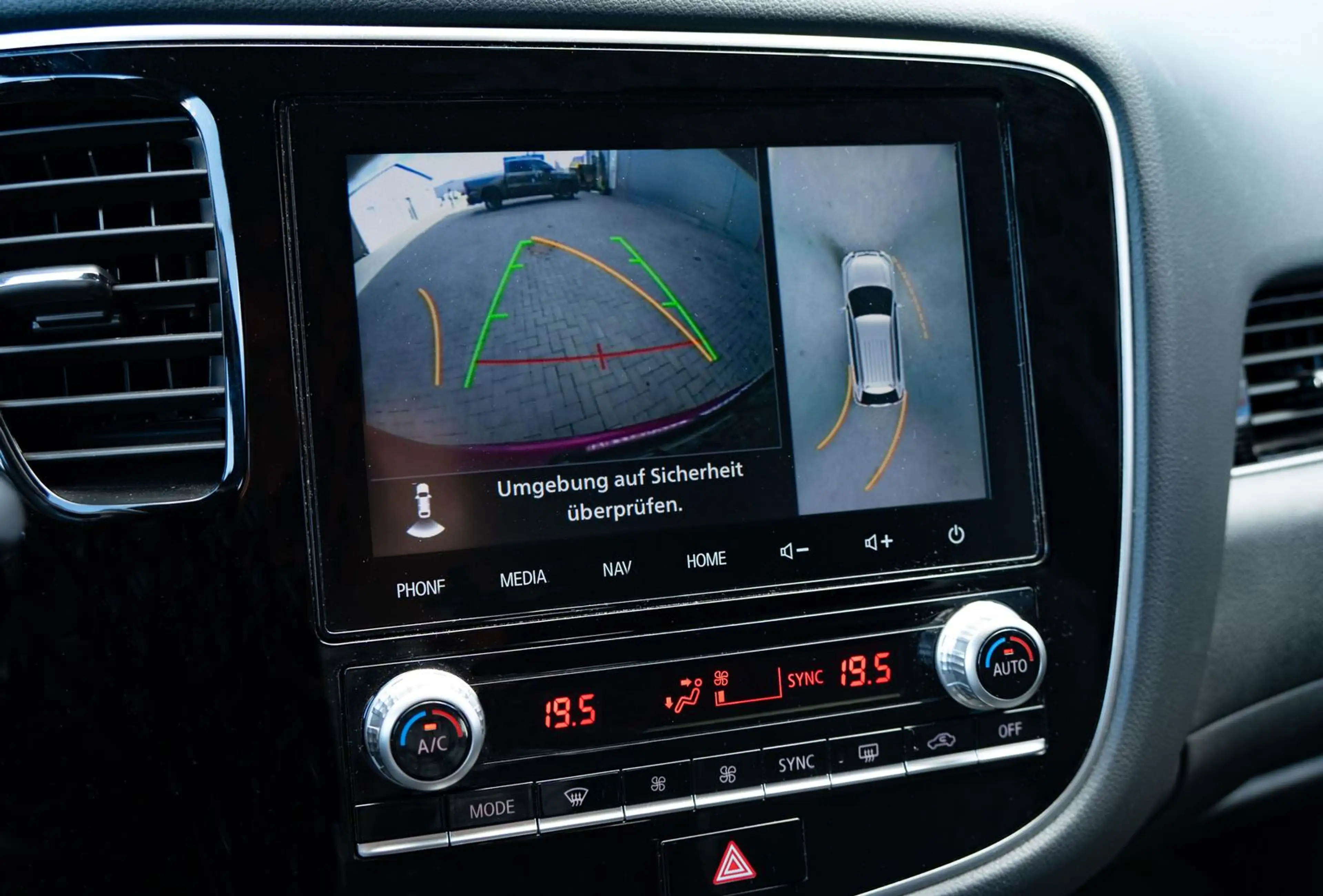 Mitsubishi Outlander 2,4l PHEV Plus Spirit 4WD,AHK — photo 13
