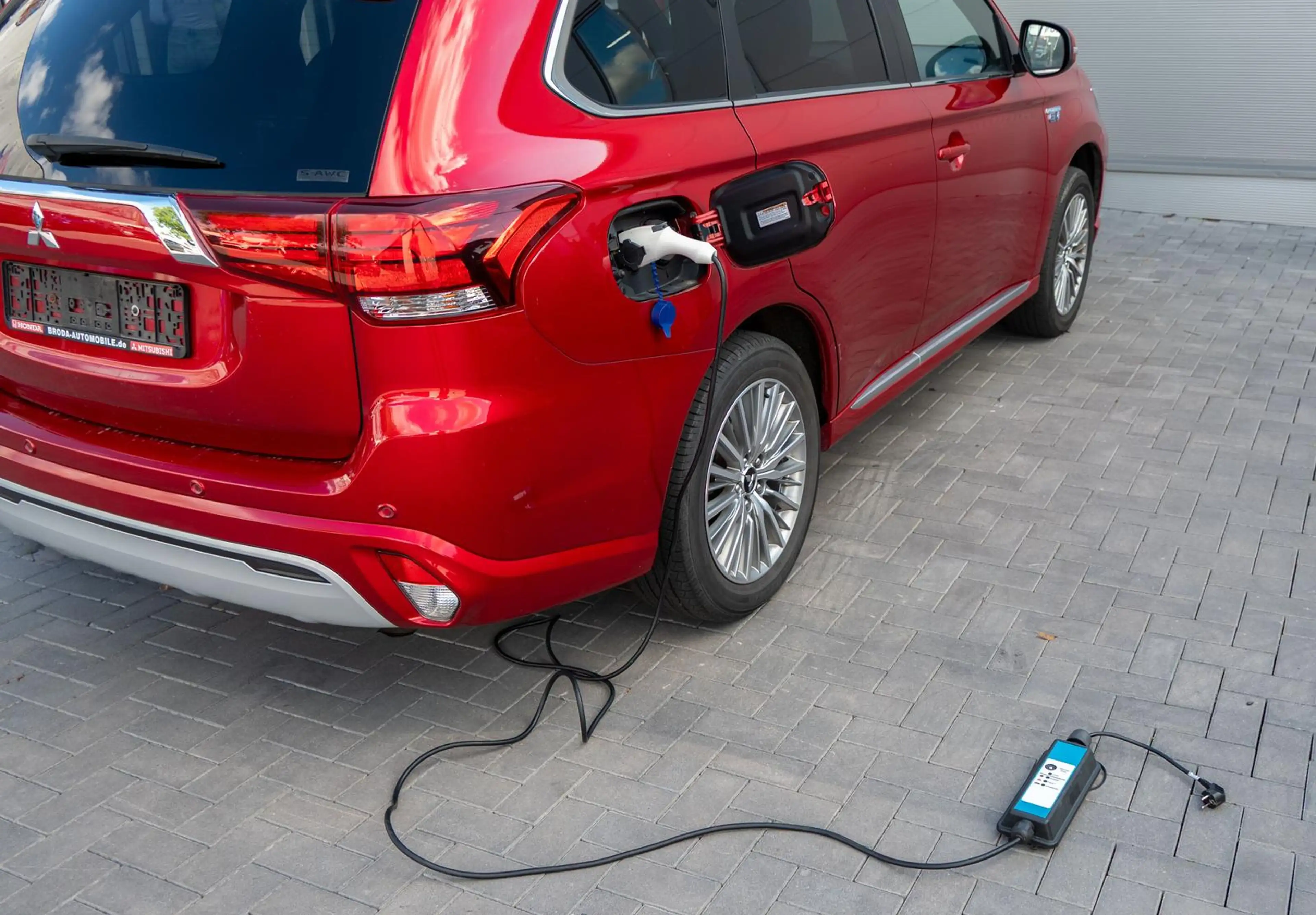 Mitsubishi Outlander 2,4l PHEV Plus Spirit 4WD,AHK — photo 9