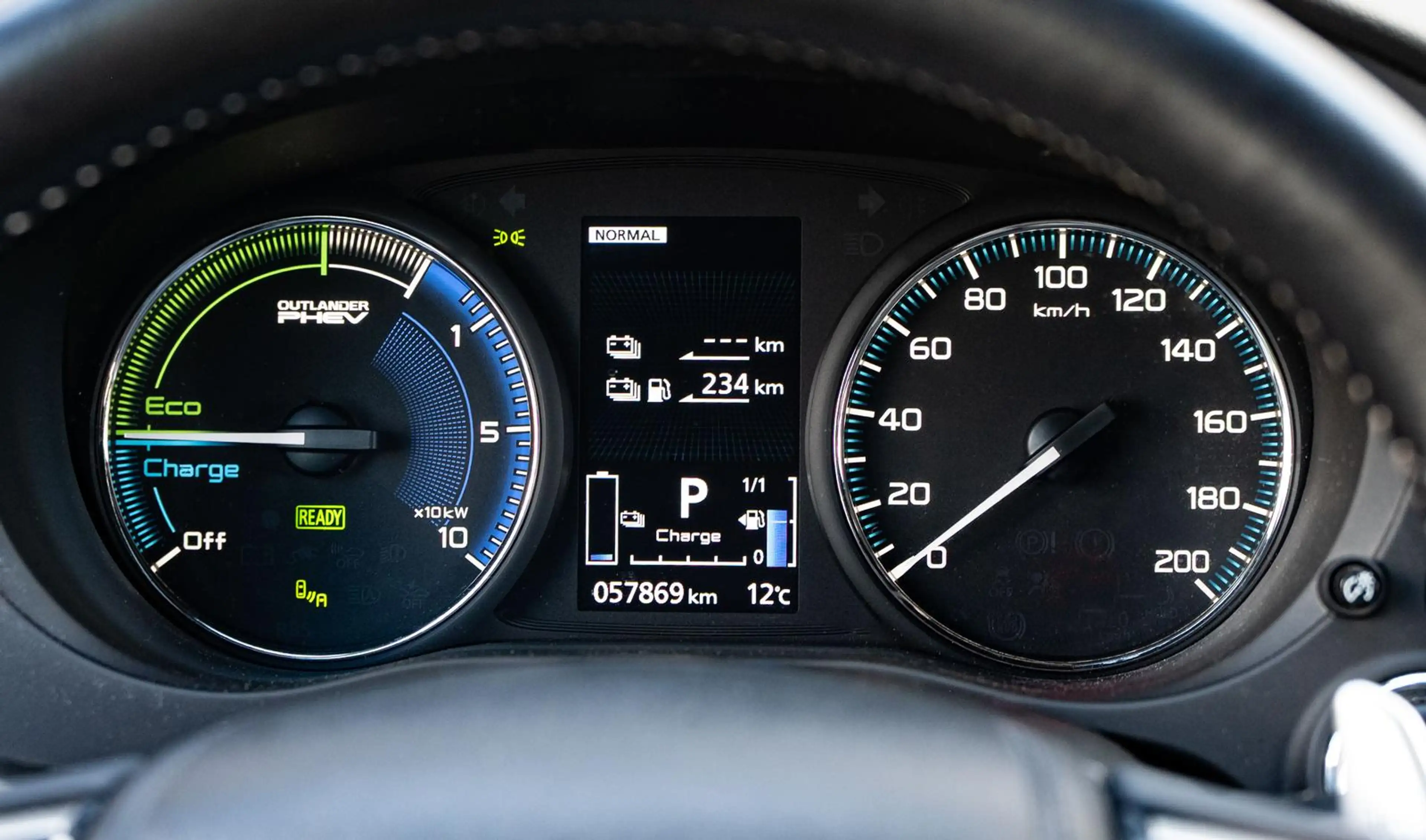Mitsubishi Outlander 2,4l PHEV Plus Spirit 4WD,AHK — photo 11
