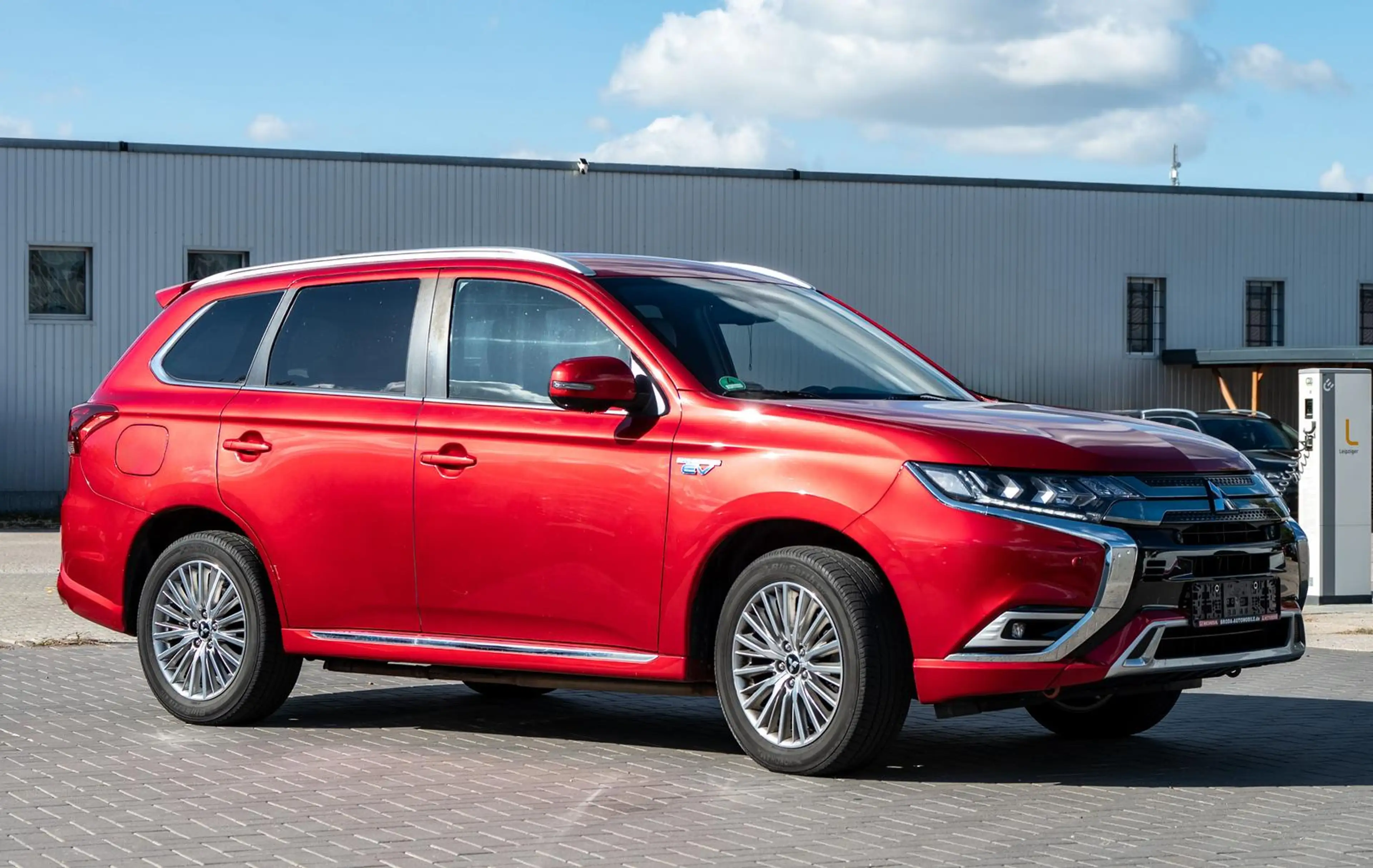 Mitsubishi Outlander 2,4l PHEV Plus Spirit 4WD,AHK — photo 2