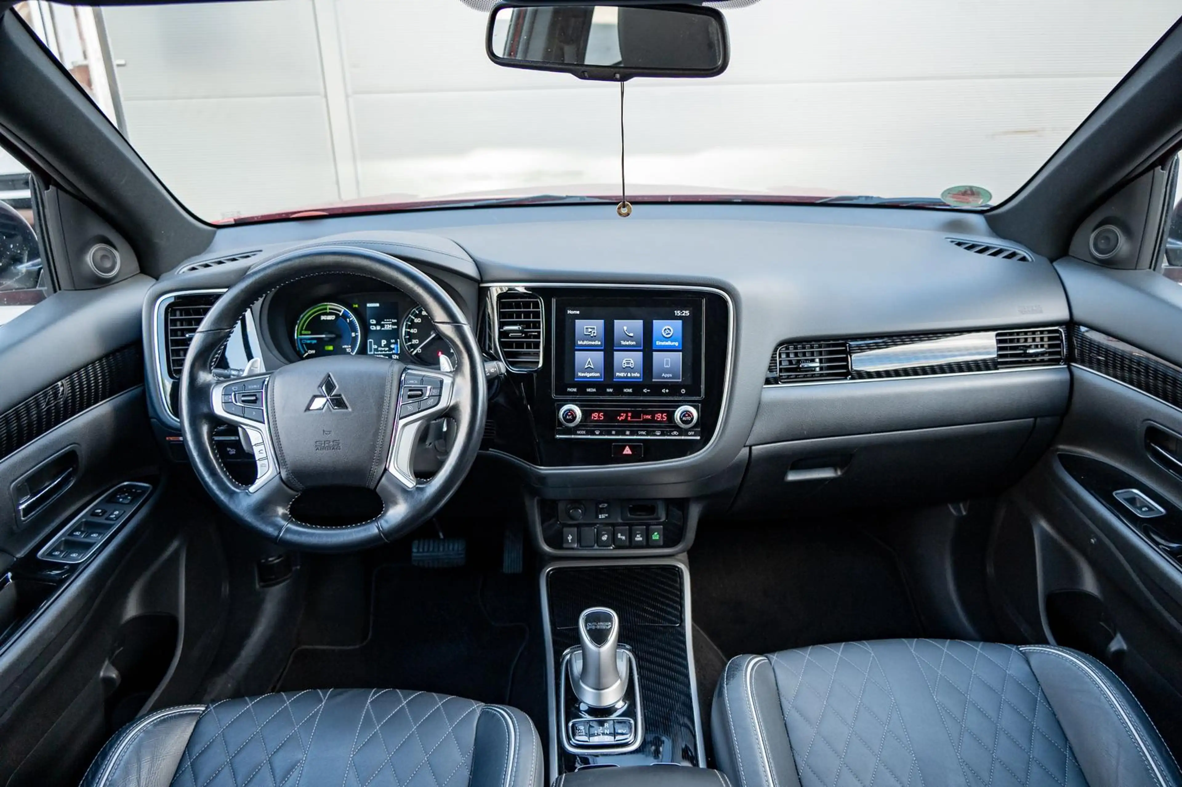 Mitsubishi Outlander 2,4l PHEV Plus Spirit 4WD,AHK — photo 10