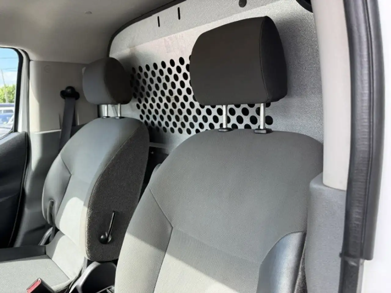 Nissan NV200 снимка Nissan NV200