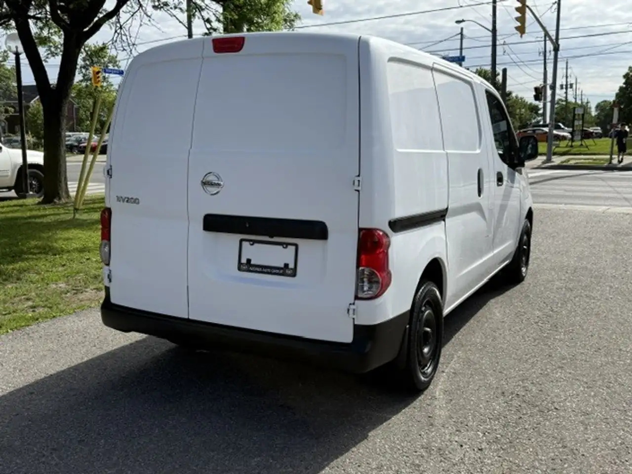 Nissan NV200 снимка Nissan NV200