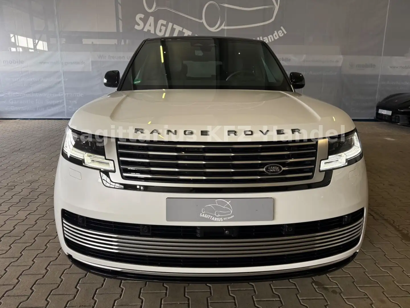 Land Rover Range Rover SV 615 ps/Business Class/360°/AHK/23 Weiß - 2