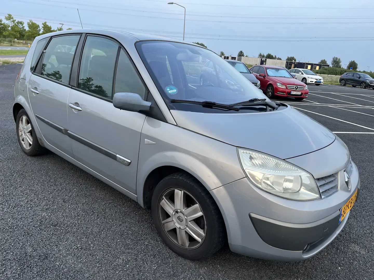 Renault Scenic 2.0-16V Priv.Luxe Automaat/Full Option Zilver - 1