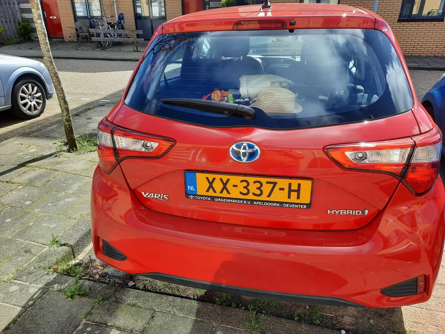 Toyota Yaris Yaris 1.5 Hyb. Active Rood - 2