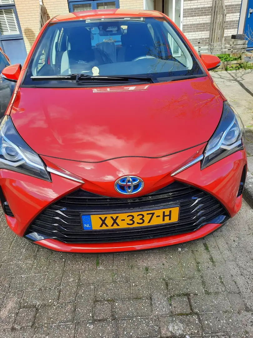 Toyota Yaris Yaris 1.5 Hyb. Active Rood - 1