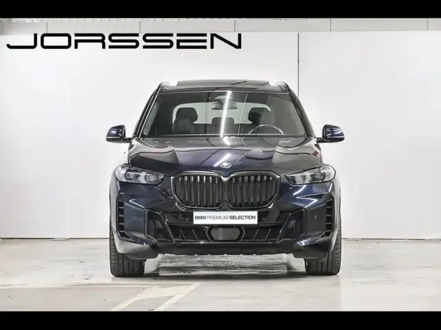 BMW X5 view 2