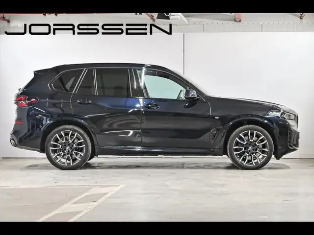 BMW X5 view 3