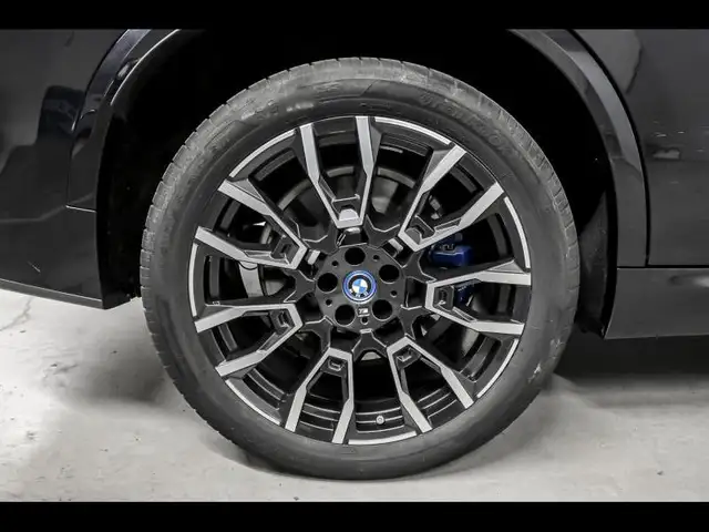 BMW X5 view 8