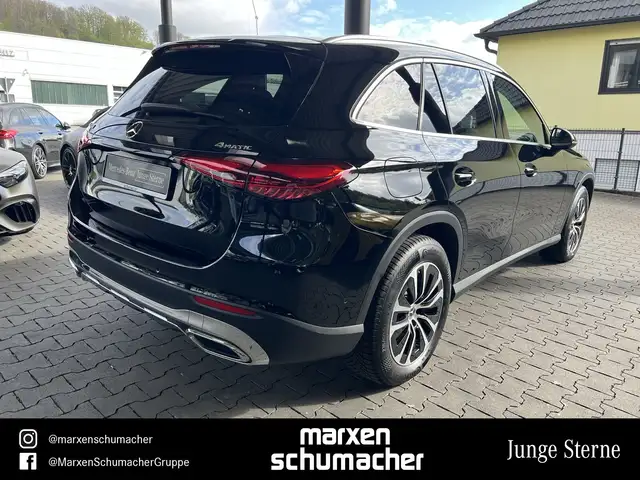 Mercedes-Benz GLC view 4