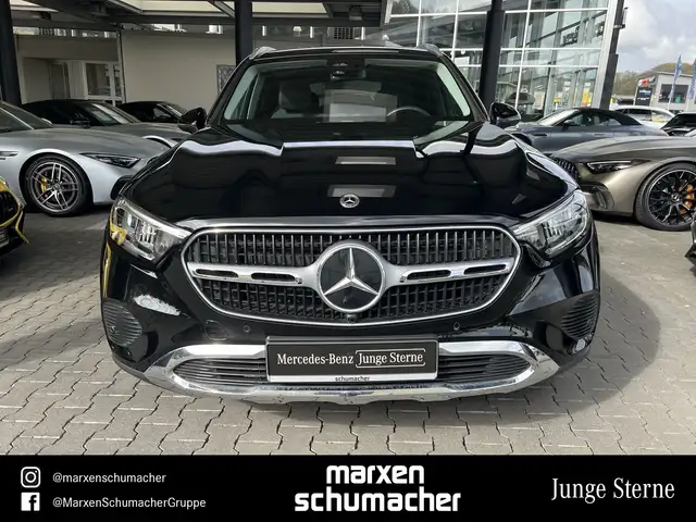 Mercedes-Benz GLC view 2