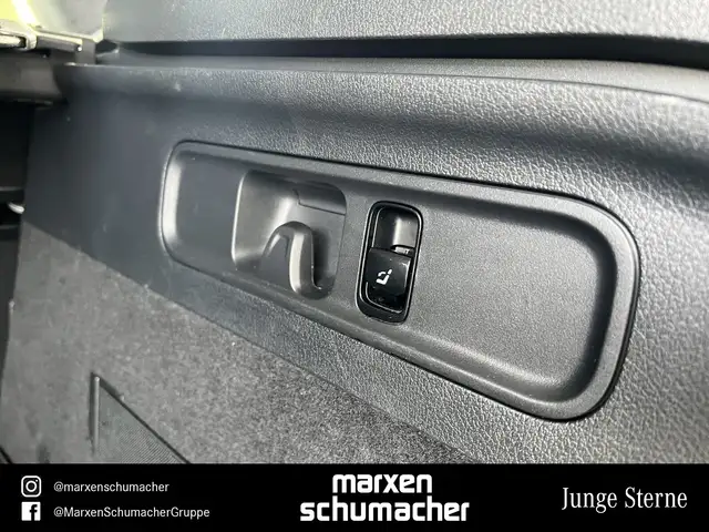 Mercedes-Benz GLC view 15