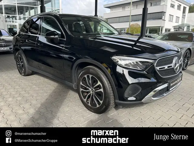 Mercedes-Benz GLC view 3