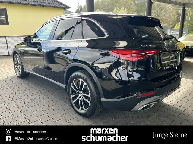 Mercedes-Benz GLC view 6