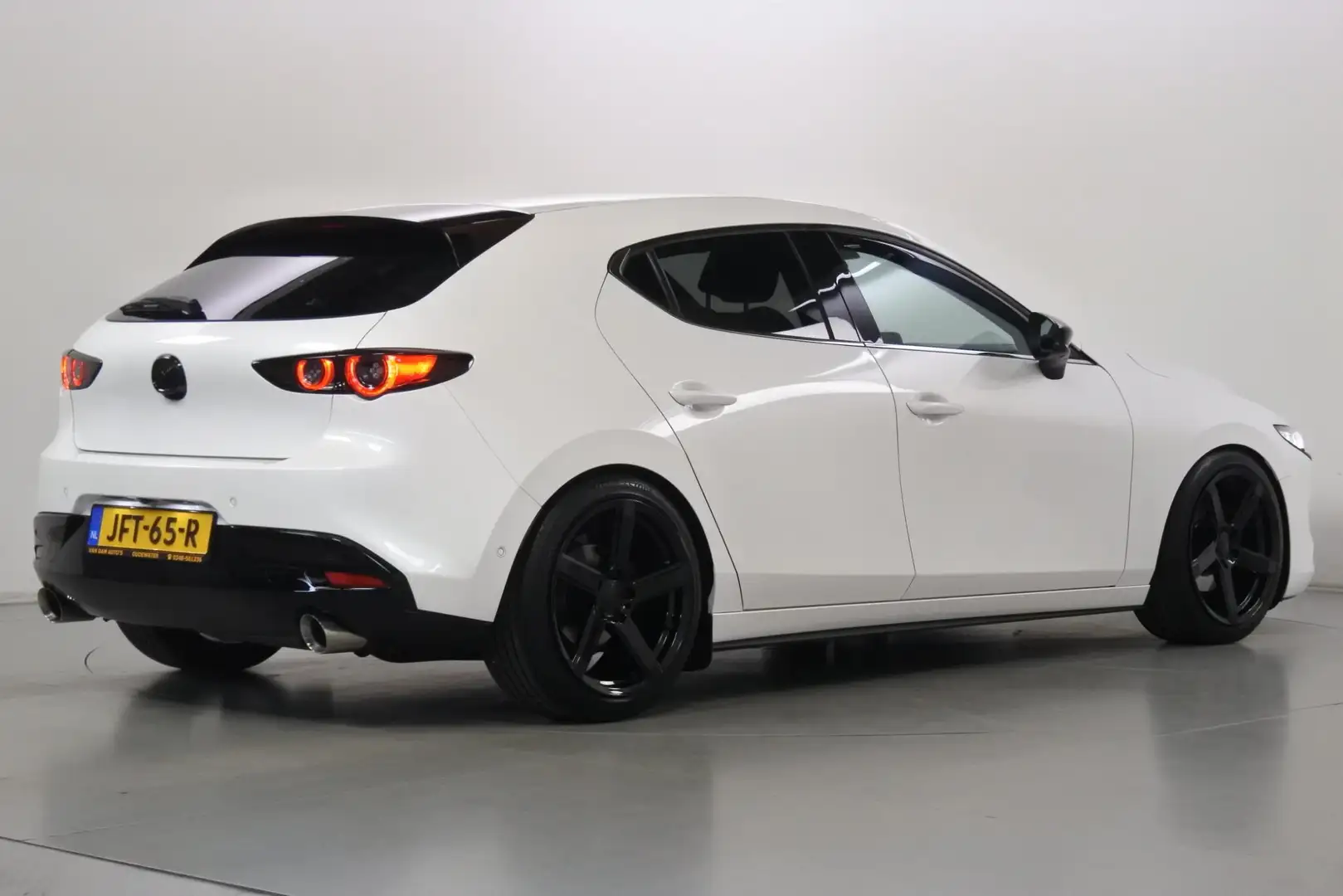 Mazda 3 2.0 X 180pk Automaat Luxury Sports Weiß - 2