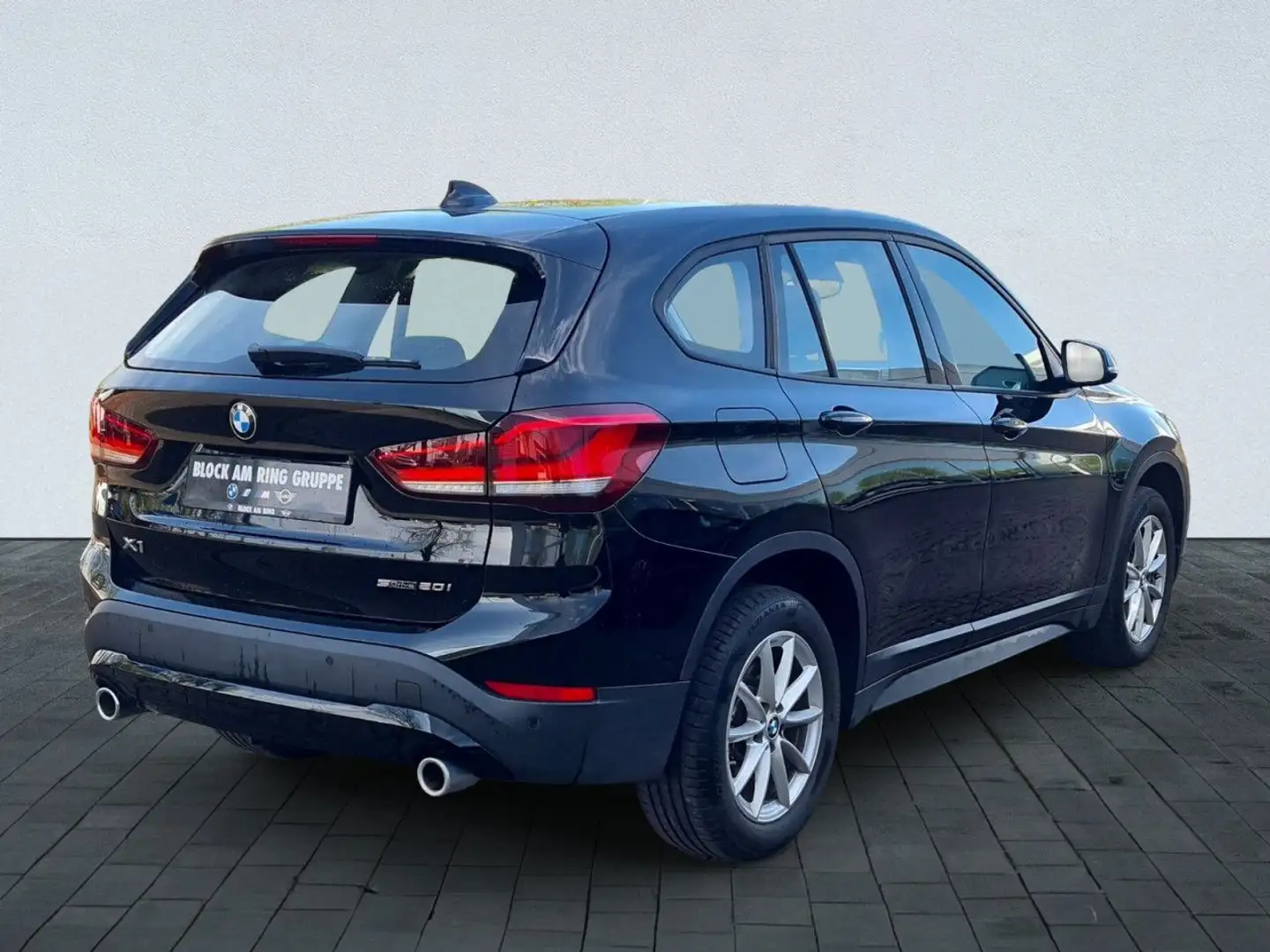 BMW X1 sDrive20i Advant Navi LED AHK Tempo Alu DAB PDC Schwarz - 2