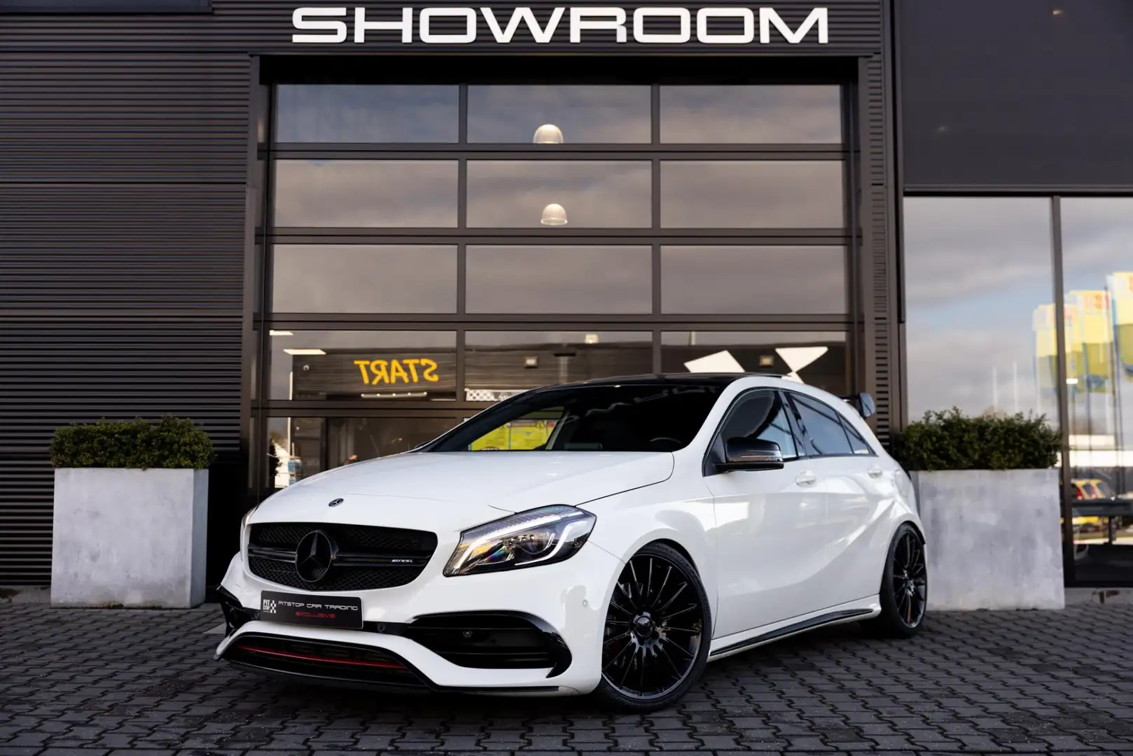Mercedes-Benz A 250 Sport 4MATIC, A45 AMG, Pano, 19inch, Full! Wit - 2