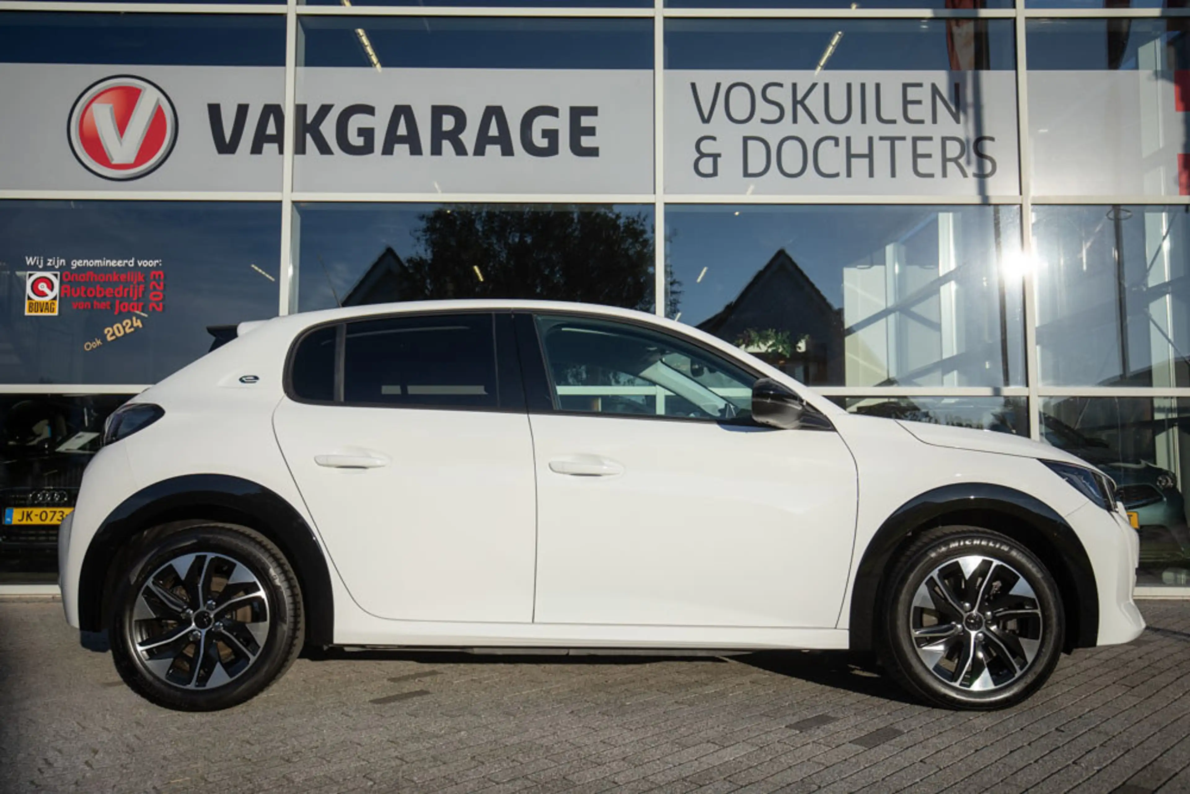 Peugeot e-208 EV Allure Pack 50 kWh — photo 5