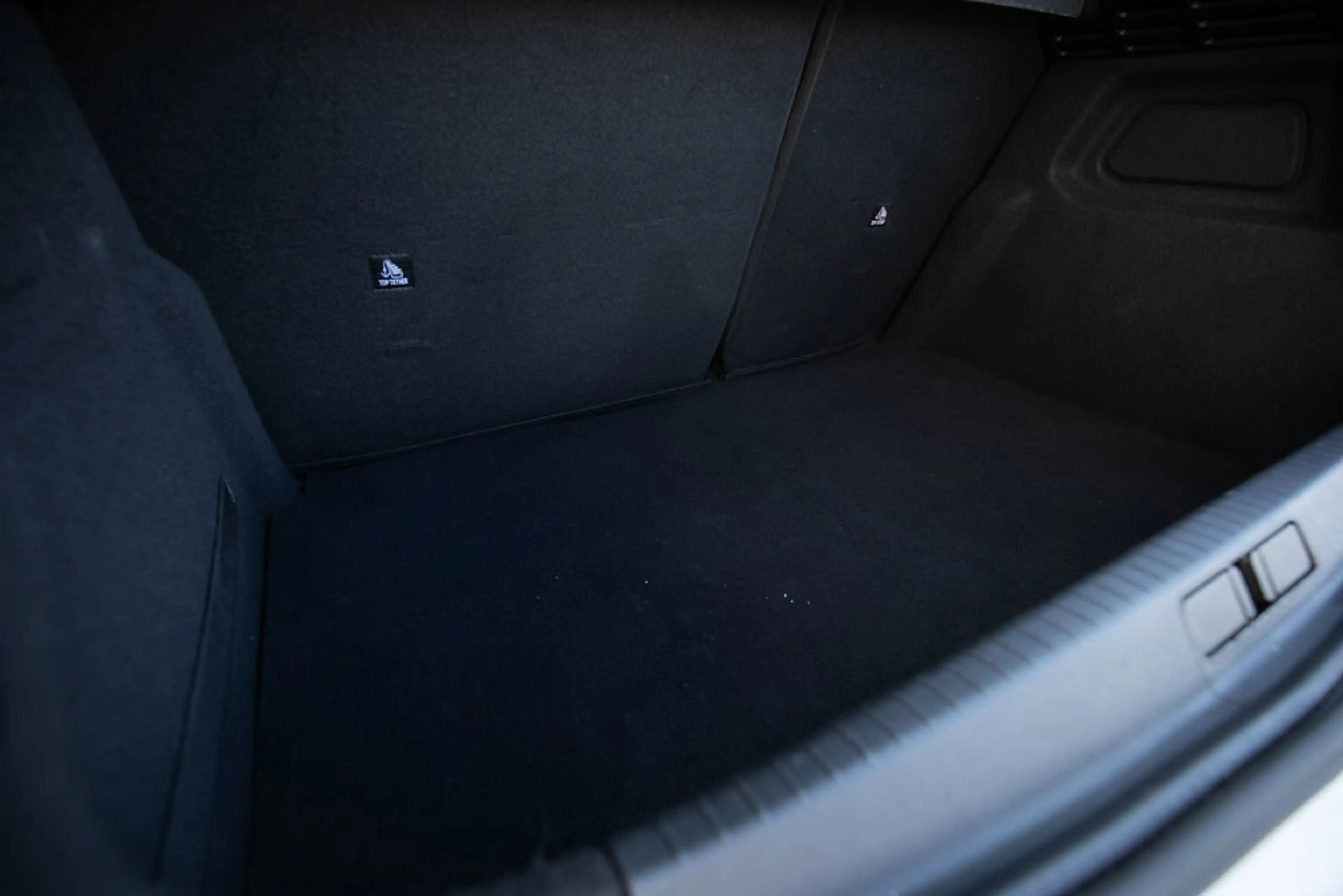 Peugeot e-208 EV Allure Pack 50 kWh — photo 13